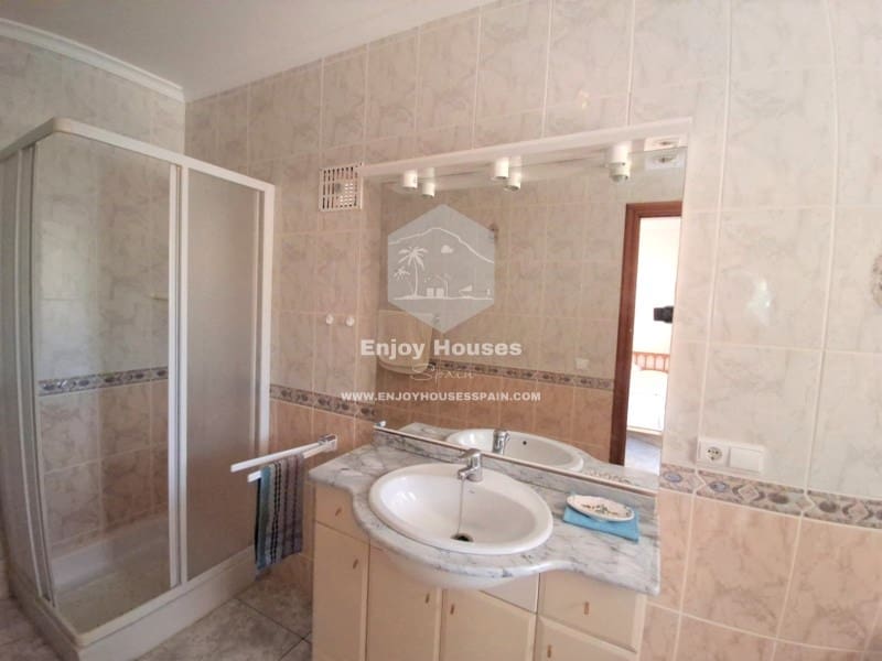 3 soveværelse Villa til salg i Calpe / Calp med swimmingpool - € 650.000 (Ref: 9573659)