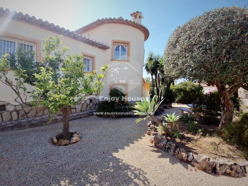 3 soveværelse Villa til salg i Calpe / Calp med swimmingpool - € 650.000 (Ref: 9573659)