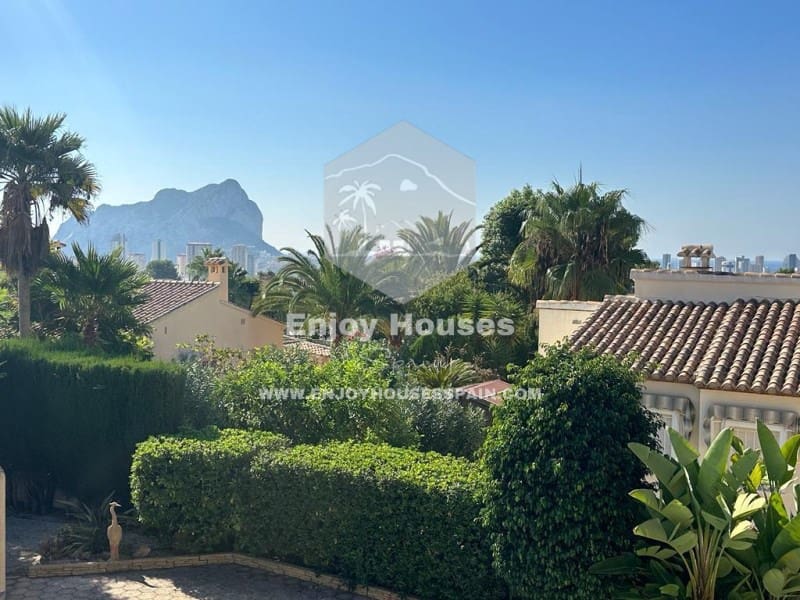 3 soveværelse Villa til salg i Calpe / Calp med swimmingpool - € 650.000 (Ref: 9573659)