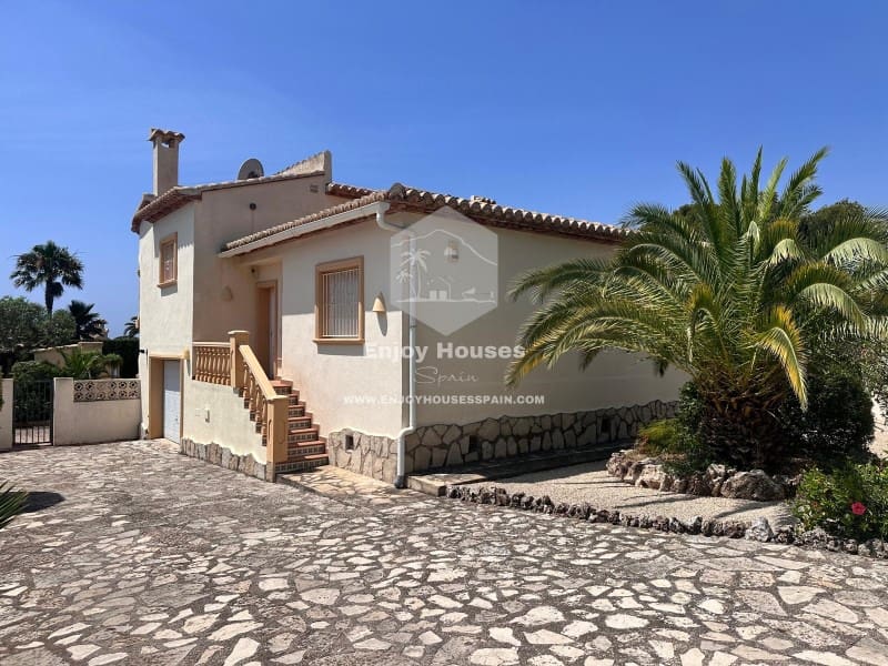 3 soveværelse Villa til salg i Calpe / Calp med swimmingpool - € 650.000 (Ref: 9573659)