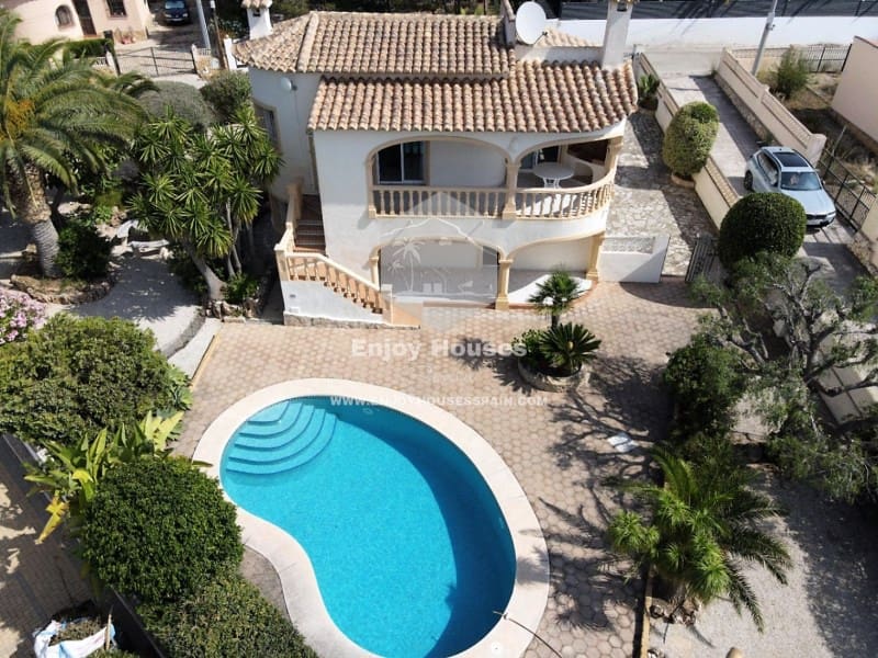 3 soveværelse Villa til salg i Calpe / Calp med swimmingpool - € 650.000 (Ref: 9573659)