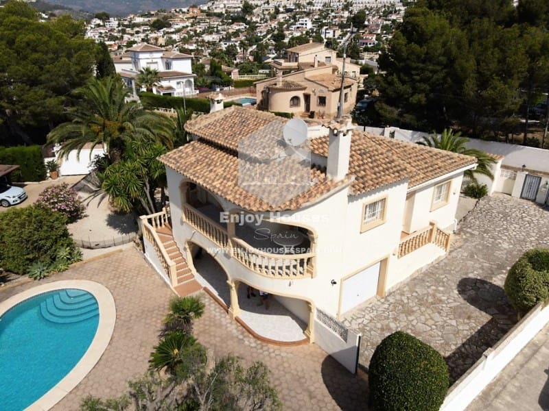 3 soveværelse Villa til salg i Calpe / Calp med swimmingpool - € 650.000 (Ref: 9573659)