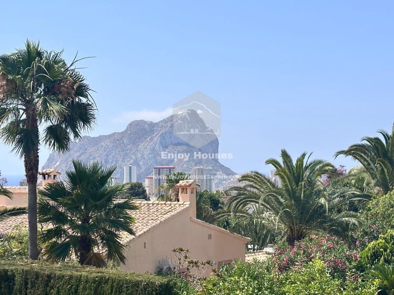 3 soveværelse Villa til salg i Calpe / Calp med swimmingpool - € 650.000 (Ref: 9573659)