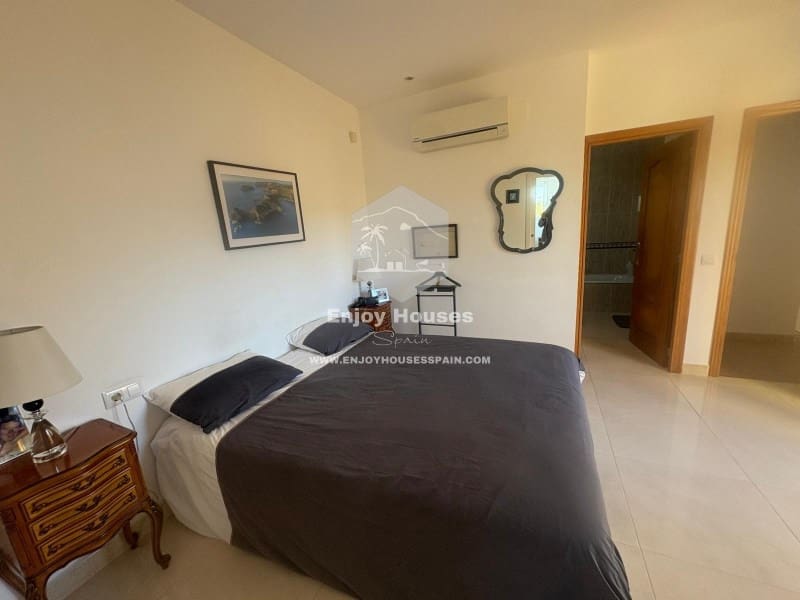 3 soveværelse Villa til salg i Javea / Xabia med swimmingpool - € 649.000 (Ref: 9616132)