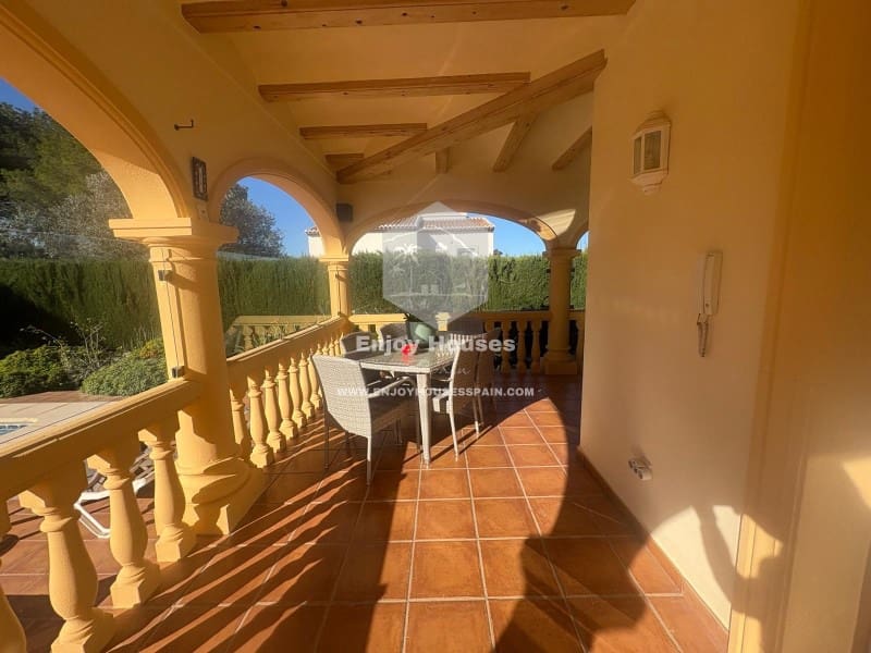 3 soveværelse Villa til salg i Javea / Xabia med swimmingpool - € 649.000 (Ref: 9616132)