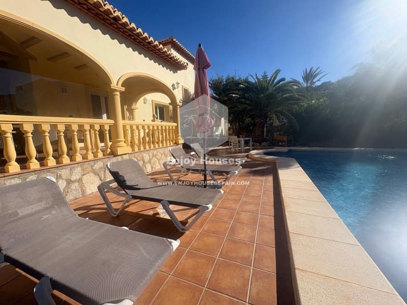 3 soveværelse Villa til salg i Javea / Xabia med swimmingpool - € 649.000 (Ref: 9616132)