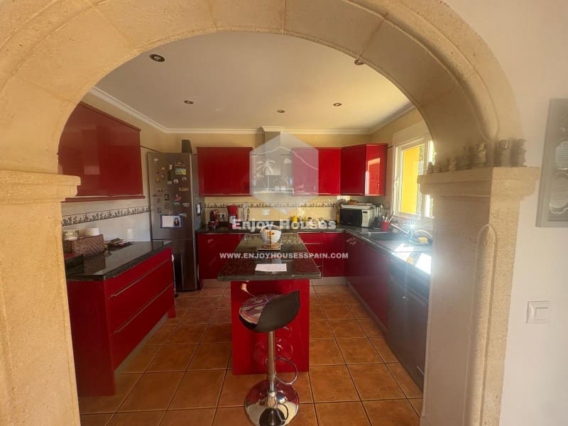 3 soveværelse Villa til salg i Javea / Xabia med swimmingpool - € 649.000 (Ref: 9616132)