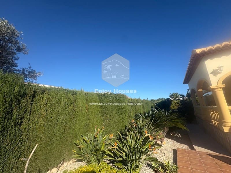 3 soveværelse Villa til salg i Javea / Xabia med swimmingpool - € 649.000 (Ref: 9616132)