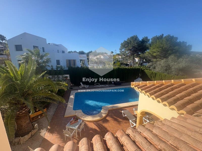 3 soveværelse Villa til salg i Javea / Xabia med swimmingpool - € 649.000 (Ref: 9616132)