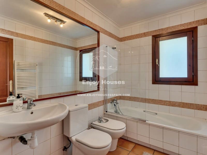 3 quarto Moradia para venda em Javea / Xabia com piscina - 895 000 € (Ref: 9619196)