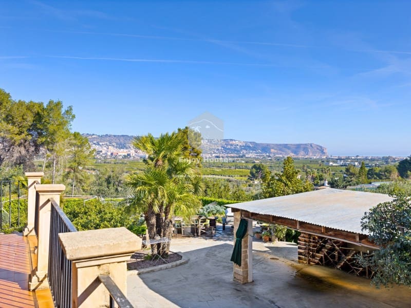 Chalet de 9 habitaciones en Javea / Xàbia en venta con garaje - 1.500.000 € (Ref: 9634209)