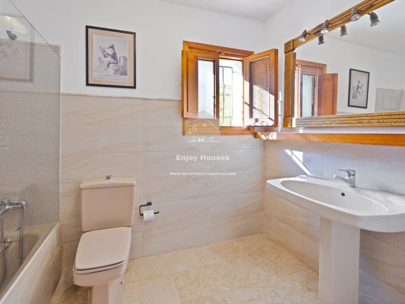 Chalet de 9 habitaciones en Javea / Xàbia en venta con garaje - 1.500.000 € (Ref: 9634209)