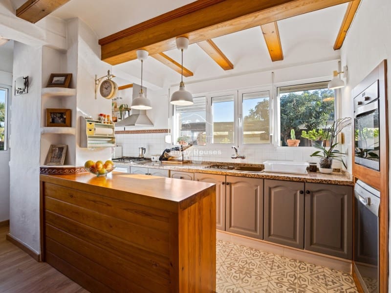 Chalet de 9 habitaciones en Javea / Xàbia en venta con garaje - 1.500.000 € (Ref: 9634209)