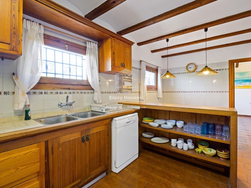 Chalet de 9 habitaciones en Javea / Xàbia en venta con garaje - 1.500.000 € (Ref: 9634209)