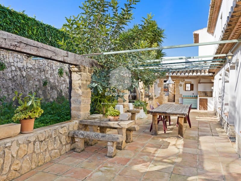 Chalet de 9 habitaciones en Javea / Xàbia en venta con garaje - 1.500.000 € (Ref: 9634209)