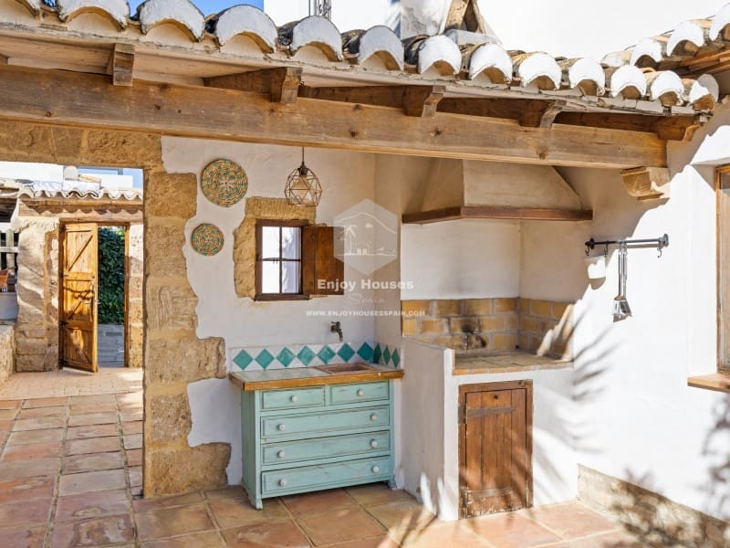 Chalet de 9 habitaciones en Javea / Xàbia en venta con garaje - 1.500.000 € (Ref: 9634209)