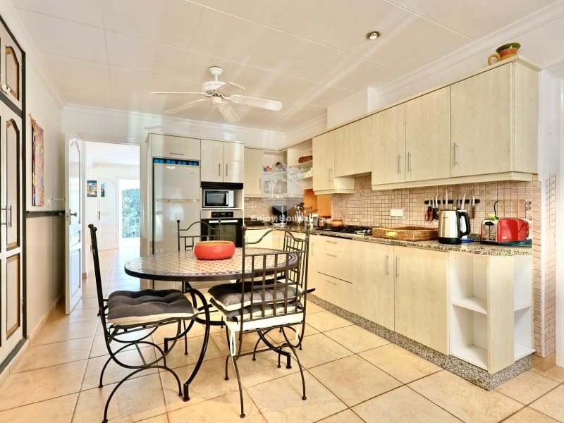 4 bedroom Villa for sale in Javea / Xabia with pool garage - € 750,000 (Ref: 9637308)