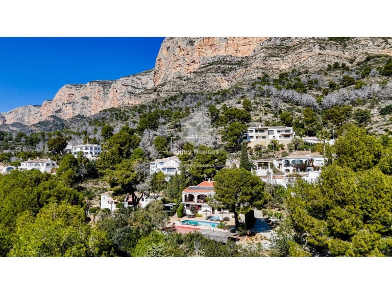 Chalet de 4 habitaciones en Javea / Xàbia en venta con piscina garaje - 1.195.000 € (Ref: 9639319)