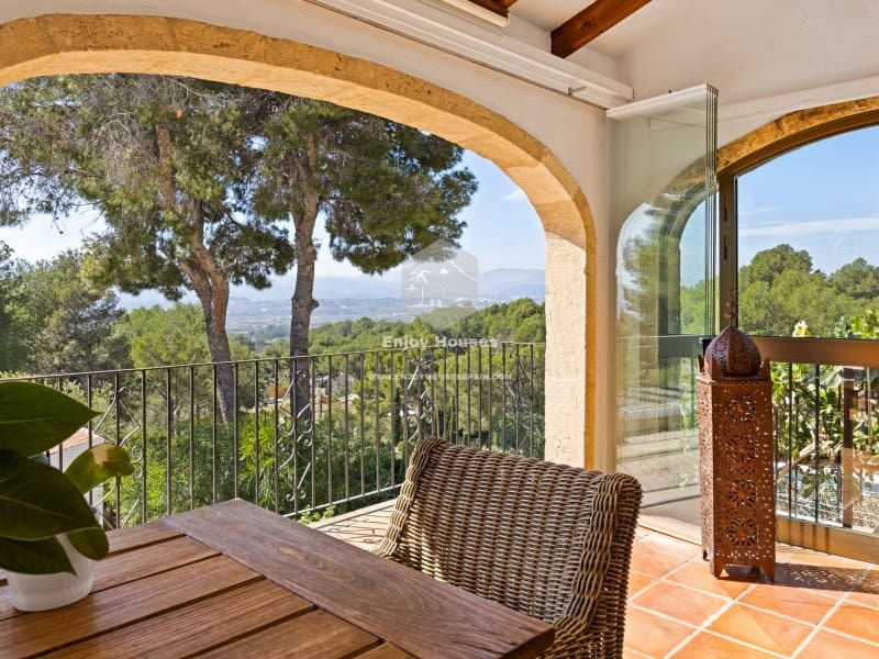 Chalet de 4 habitaciones en Javea / Xàbia en venta con piscina garaje - 1.195.000 € (Ref: 9639319)