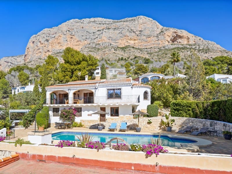 Chalet de 4 habitaciones en Javea / Xàbia en venta con piscina garaje - 1.195.000 € (Ref: 9639319)