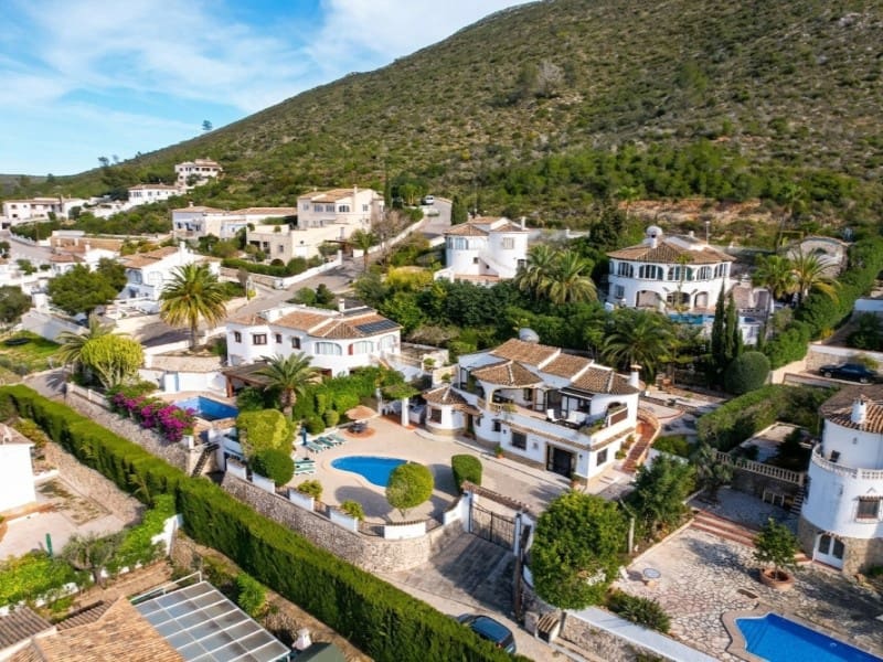 4 bedroom Villa for sale in Javea / Xabia - € 795,000 (Ref: 9686264)