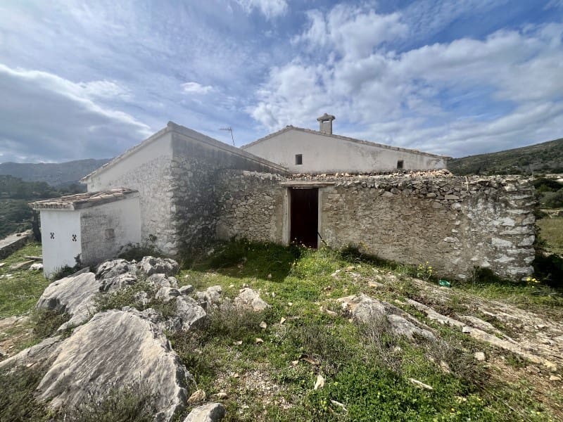 8 bedroom Finca/Country House for sale in Benissa - € 650,000 (Ref: 9690390)