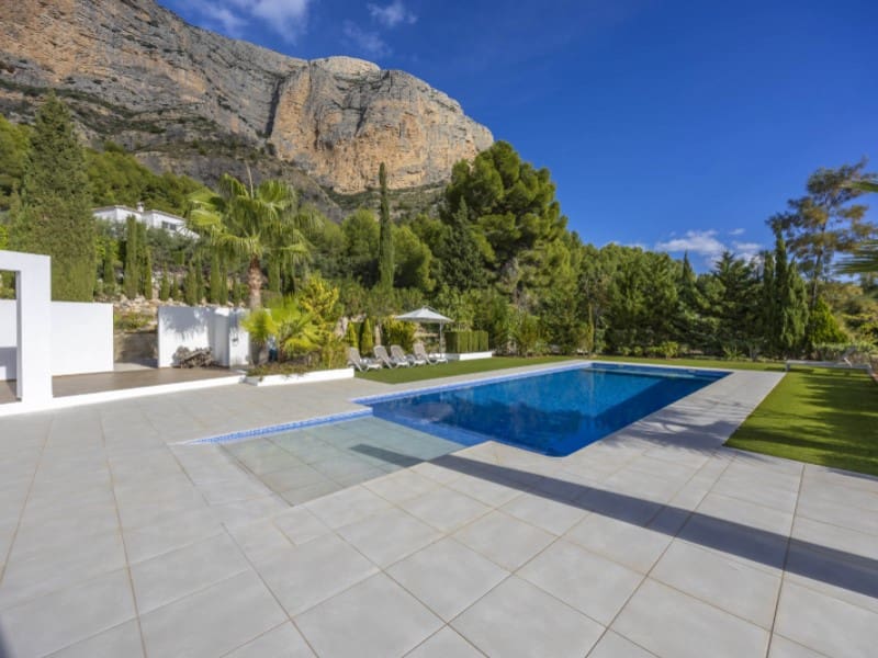 5 bedroom Villa for sale in Javea / Xabia with pool garage - € 1,795,000 (Ref: 9695167)