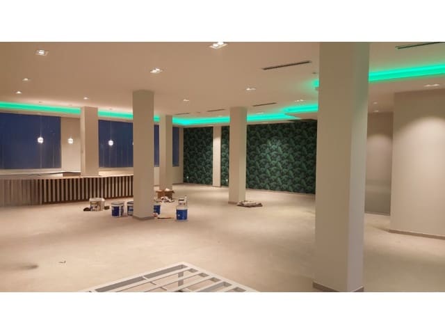 Kaupallinen myytävänä paikassa Arenal, Javea / Xàbia - 1 000 000 € (Ref: 9731905)