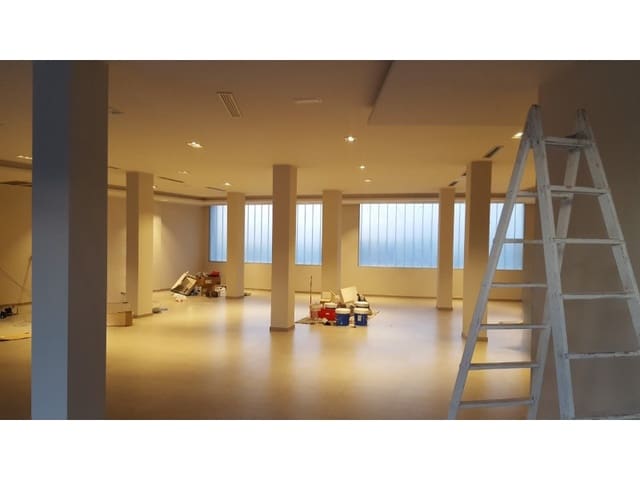 Kaupallinen myytävänä paikassa Arenal, Javea / Xàbia - 1 000 000 € (Ref: 9731905)