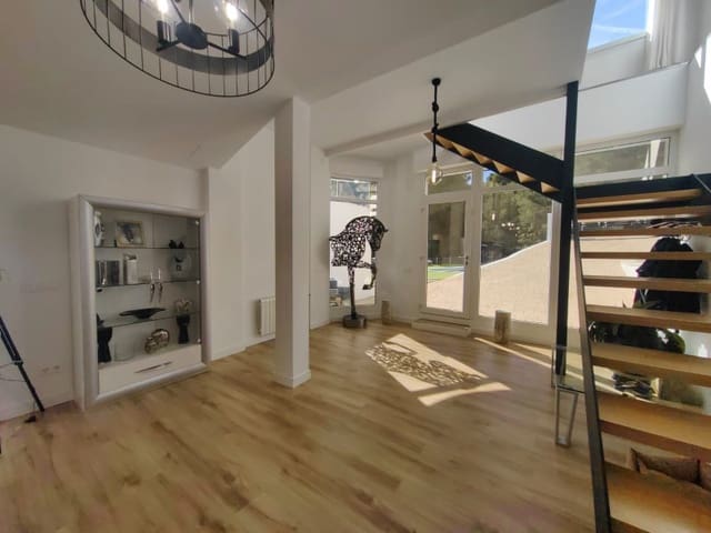 4 soveværelse Villa til salg i Oltamar - Cucarres, Calpe / Calp med swimmingpool garage - € 999.900 (Ref: 9745256)