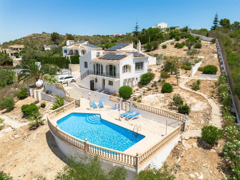 4 quarto Moradia para venda em Javea / Xabia com piscina - 690 000 € (Ref: 9758764)