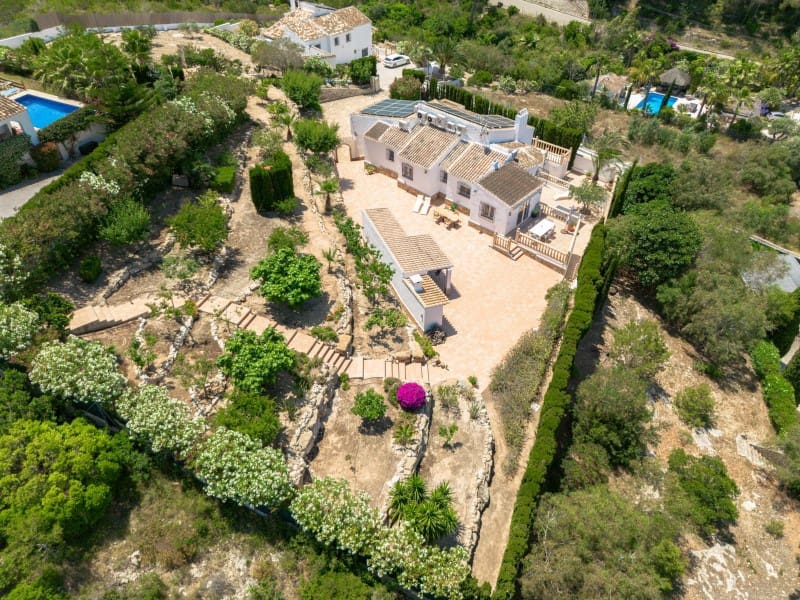 4 sypialnia Willa na sprzedaż w Javea / Xabia z basenem - 1 090 000 € (Ref: 9758765)