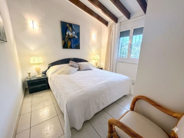 3 sovrum Villa till salu i Pego med pool garage - 560 000 € (Ref: 9784116)