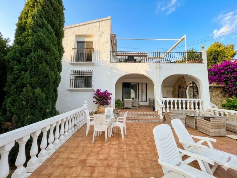 3 sovrum Villa till salu i Pego med pool garage - 560 000 € (Ref: 9784116)