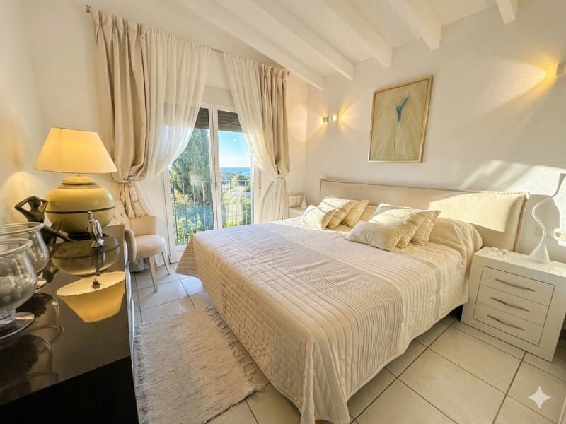 3 sovrum Villa till salu i Pego med pool garage - 560 000 € (Ref: 9784116)