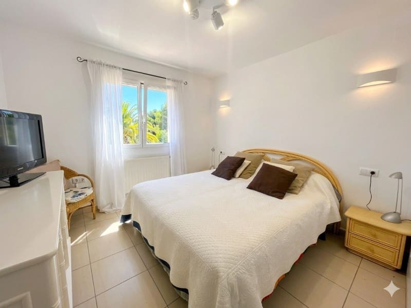 3 sovrum Villa till salu i Pego med pool garage - 560 000 € (Ref: 9784116)