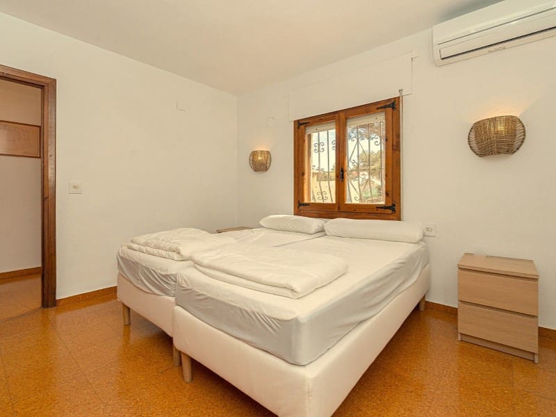 5 bedroom Villa for sale in Javea / Xabia - € 799,000 (Ref: 9784117)