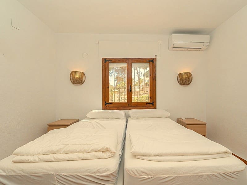 5 bedroom Villa for sale in Javea / Xabia - € 799,000 (Ref: 9784117)