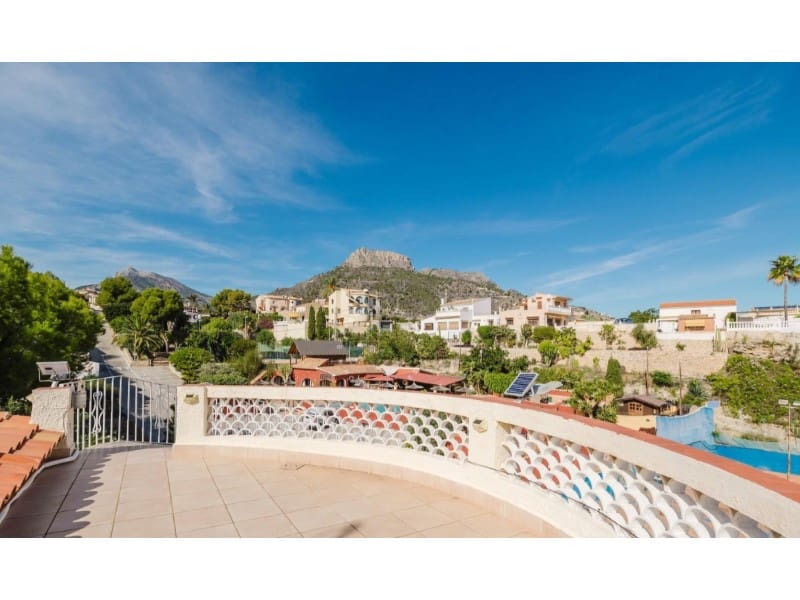 5 Zimmer Villa zu verkaufen in Calpe / Calp mit Pool - 990.000 € (Ref: 9811424)