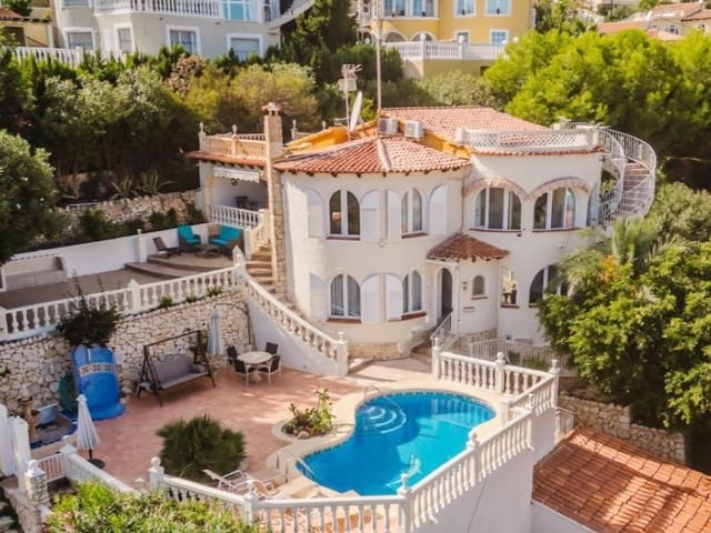 5 Zimmer Villa zu verkaufen in Maryvilla, Calpe / Calp mit Pool - 990.000 € (Ref: 9811424)