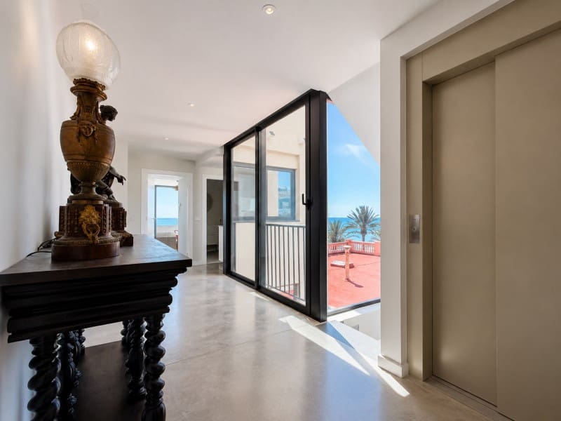 5 bedroom Townhouse for sale in El Campello with garage - € 2,200,000 (Ref: 9861248)