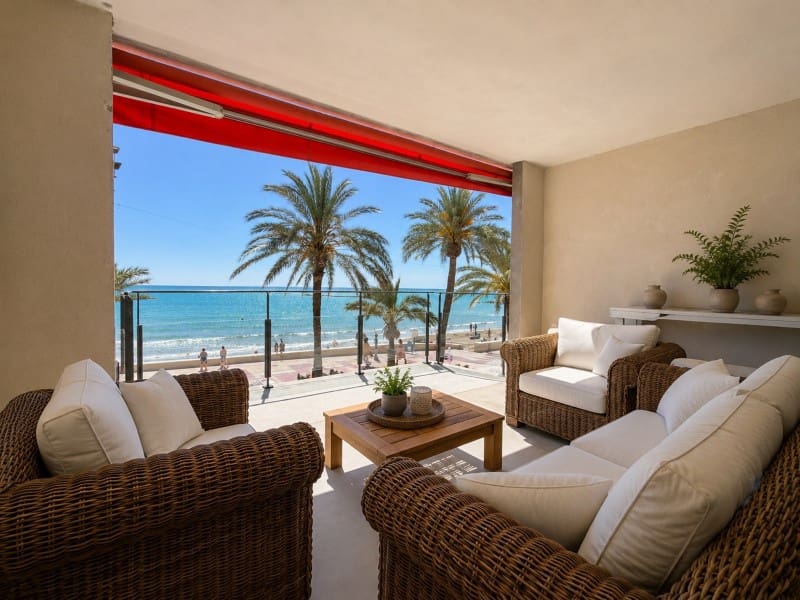 5 bedroom Townhouse for sale in El Campello with garage - € 2,200,000 (Ref: 9861248)