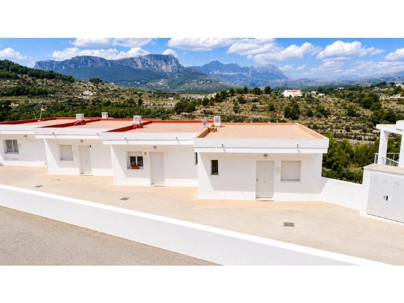 3 soverom Kjedet enebolig til salgs i Calpe / Calp med svømmebasseng - € 340 000 (Ref: 9868427)