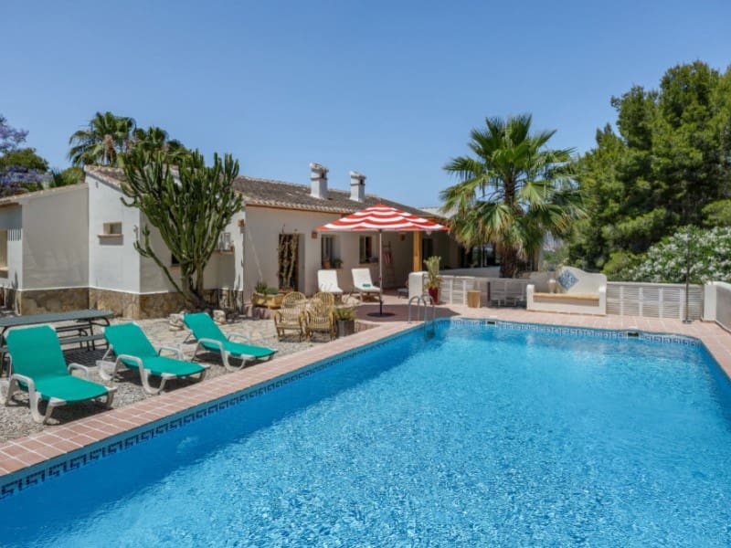 Chalet de 4 habitaciones en Javea / Xàbia en venta con piscina garaje - 950.000 € (Ref: 9888739)
