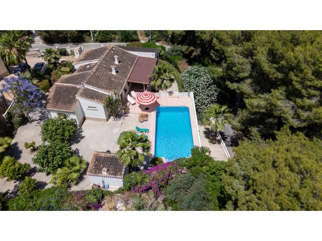 Chalet de 4 habitaciones en Partides comunes - Adsubia, Javea / Xàbia en venta con piscina garaje - 950.000 € (Ref: 9888739)
