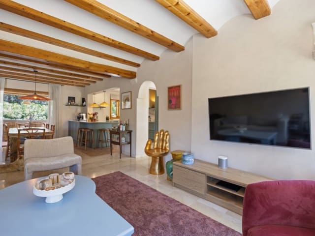 Chalet de 4 habitaciones en Partides comunes - Adsubia, Javea / Xàbia en venta con piscina garaje - 950.000 € (Ref: 9888739)