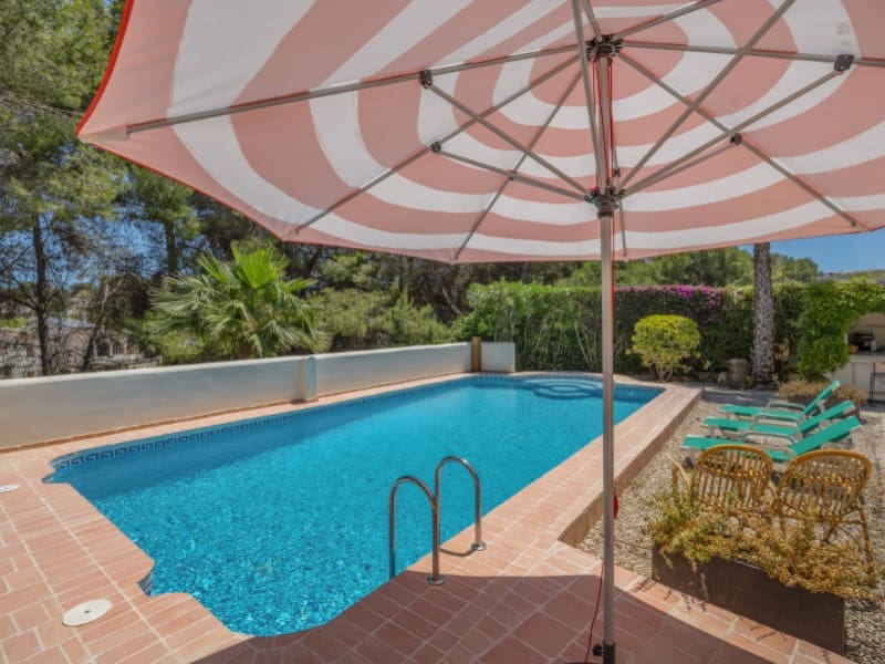 Chalet de 4 habitaciones en Javea / Xàbia en venta con piscina garaje - 950.000 € (Ref: 9888739)