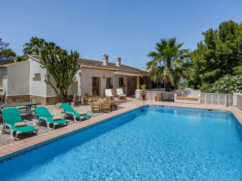 Chalet de 4 habitaciones en Javea / Xàbia en venta con piscina garaje - 950.000 € (Ref: 9888739)