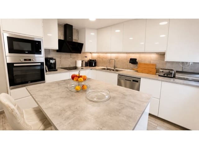 4 Zimmer Wohnung zu verkaufen in Altea - 689.000 € (Ref: 9912761)
