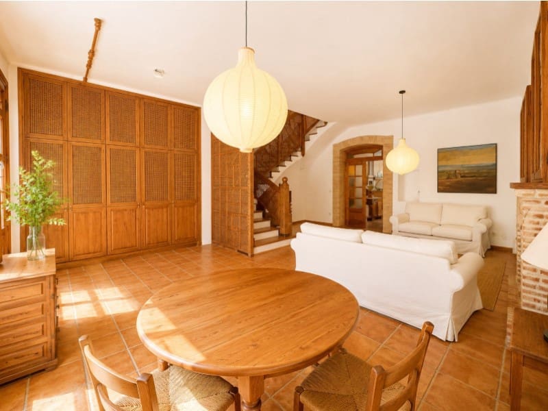 5 bedroom Townhouse for sale in Orba - € 329,000 (Ref: 9924282)